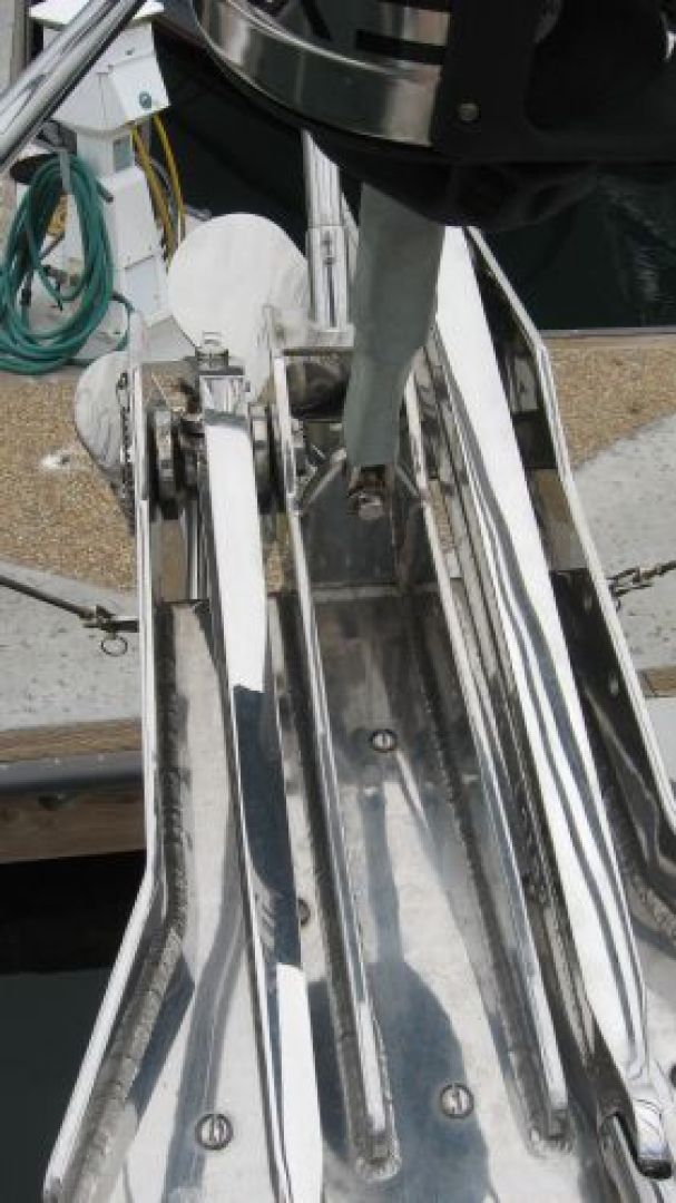 Slide: The Image of Dual offshore anchor rollers with SS anchors - 1110917