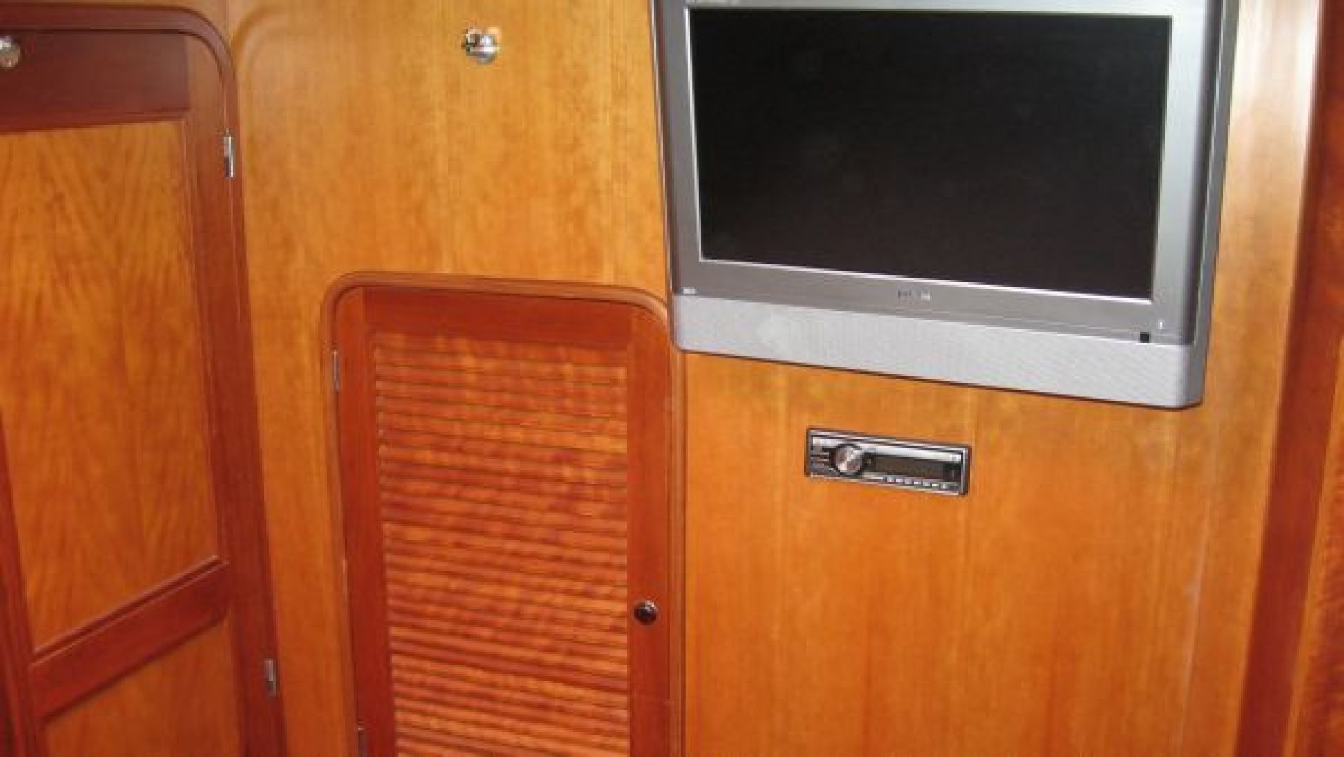 Slide: The Image of Hanging Locker - TV in Master - 1110942
