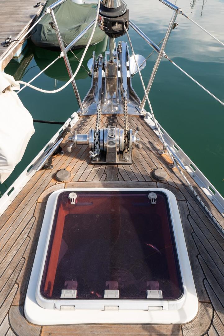 Slide: The Image of Tayana 58 Deck Saloon 2006 - 1110949