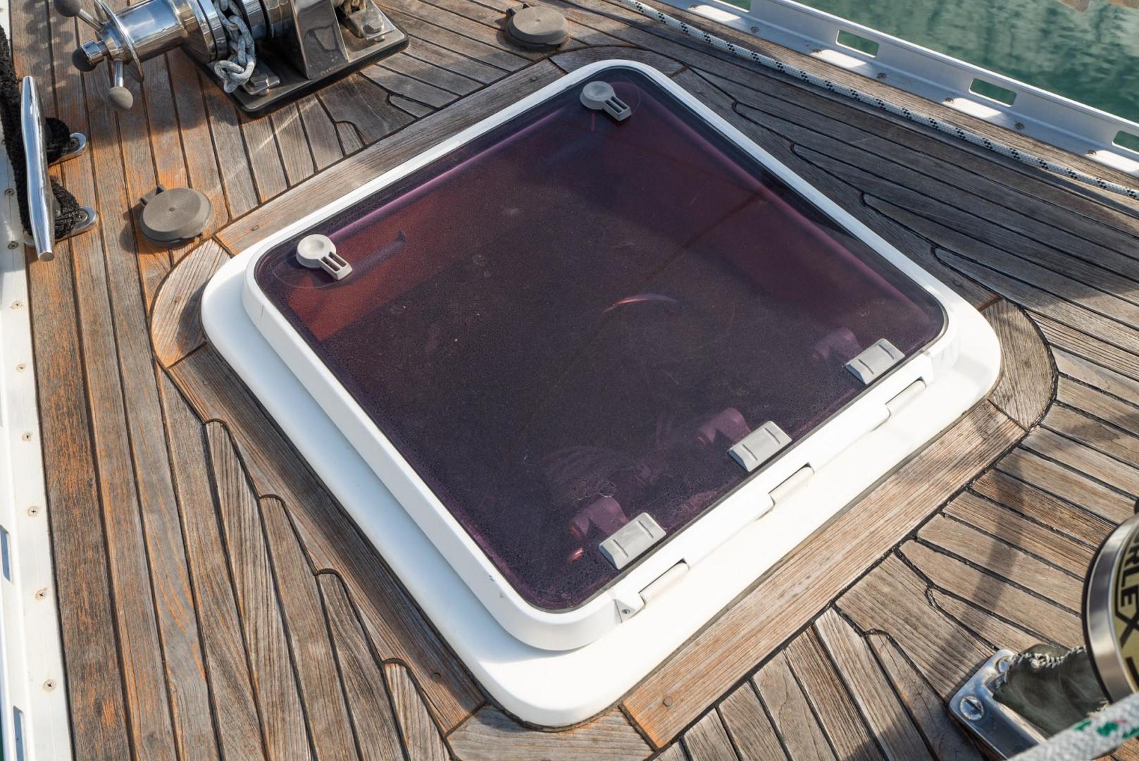 Slide: The Image of Tayana 58 Deck Saloon 2006 - 1110950