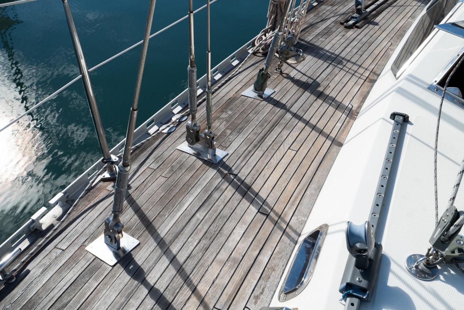 Slide: The Image of Tayana 58 Deck Saloon 2006 - 1110955