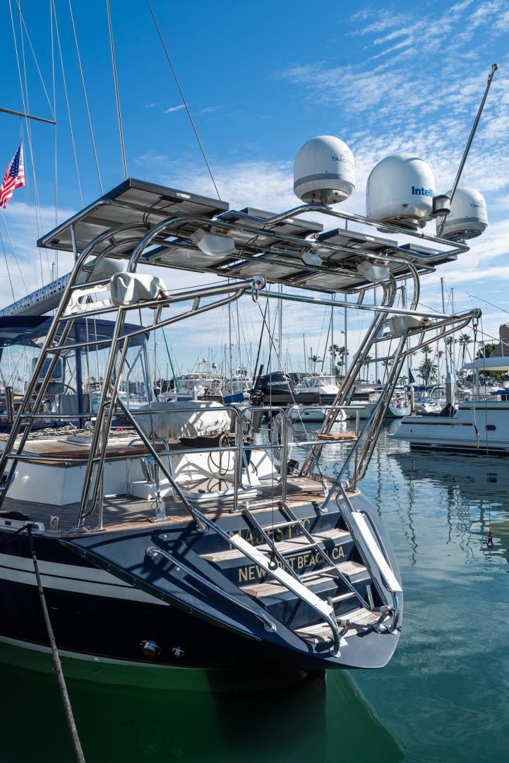Slide: The Image of Tayana 58 Deck Saloon 2006 - 1110957