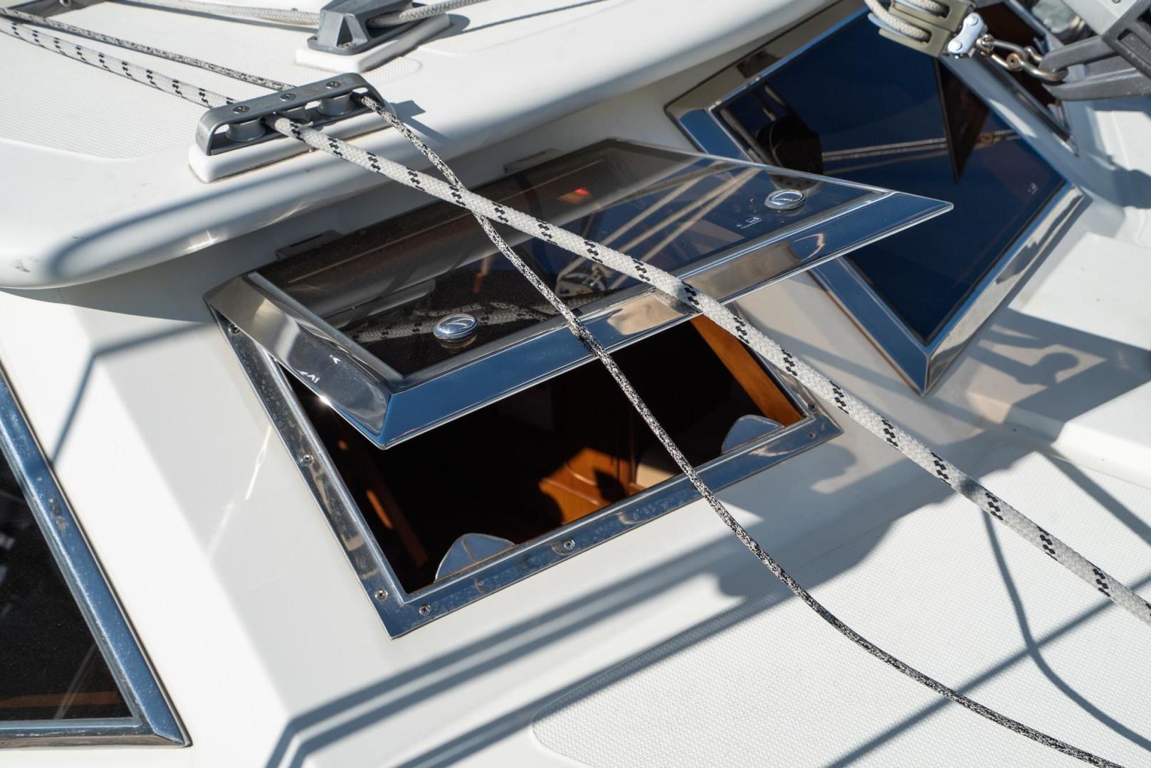 Slide: The Image of Tayana 58 Deck Saloon 2006 - 1110971