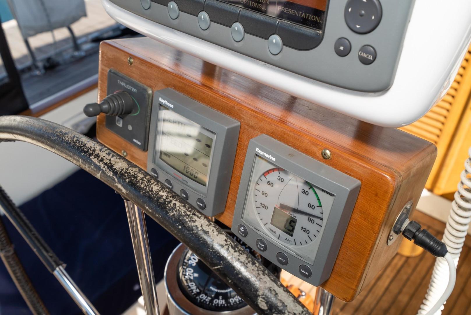 Slide: The Image of Tayana 58 Deck Saloon 2006 - 1110978