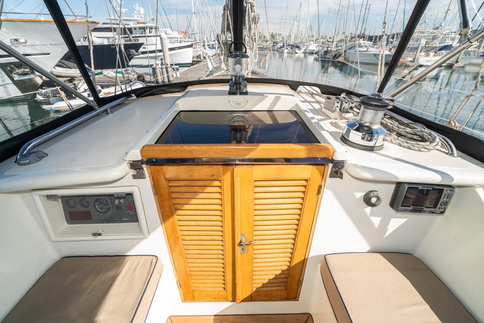 Slide: The Image of Tayana 58 Deck Saloon 2006 - 1110983