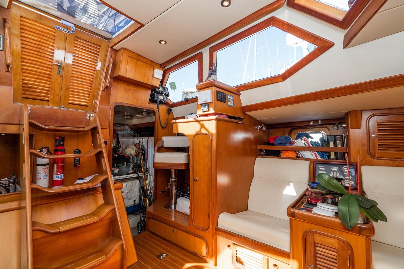 Slide: The Image of Tayana 58 Deck Saloon 2006 - 1110988
