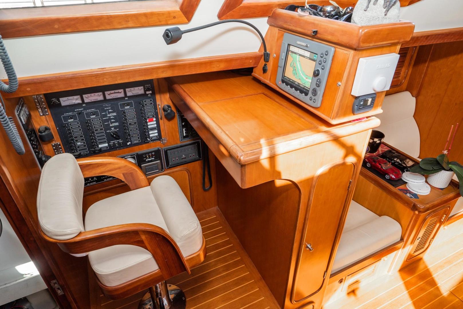 Slide: The Image of Tayana 58 Deck Saloon 2006 - 1110990