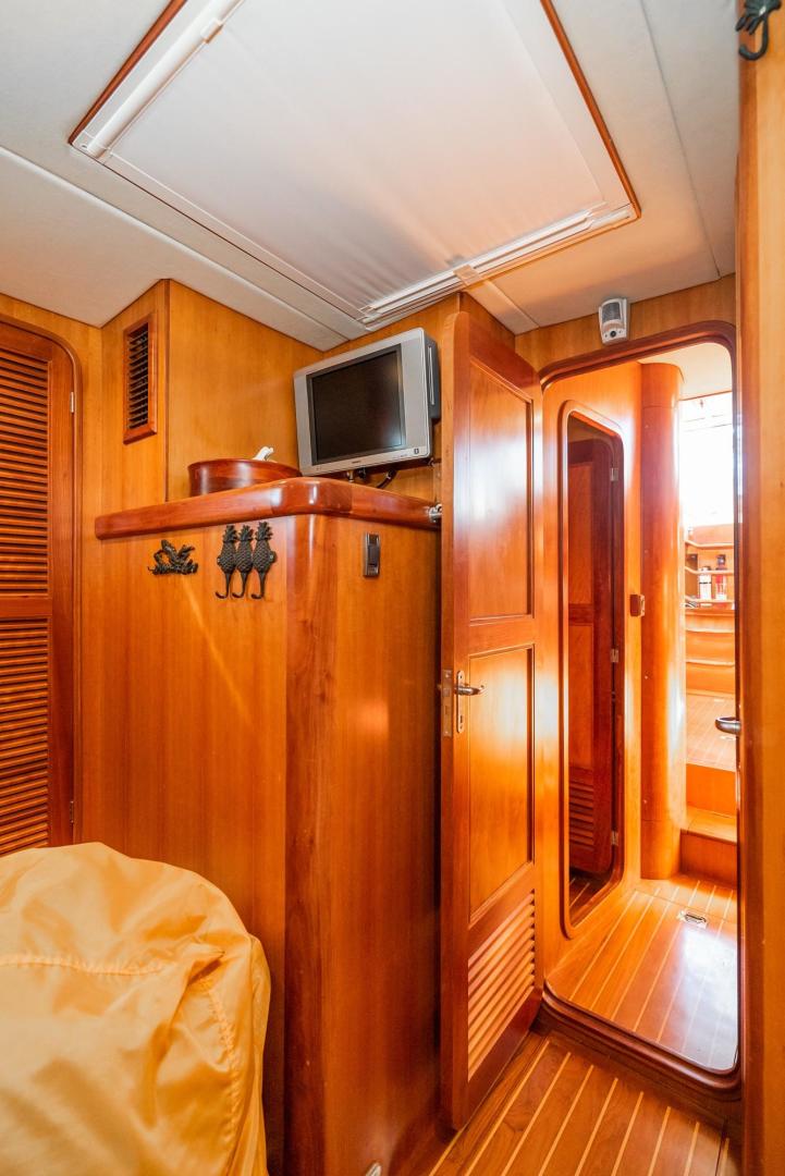Slide: The Image of Tayana 58 Deck Saloon 2006 - 1111011