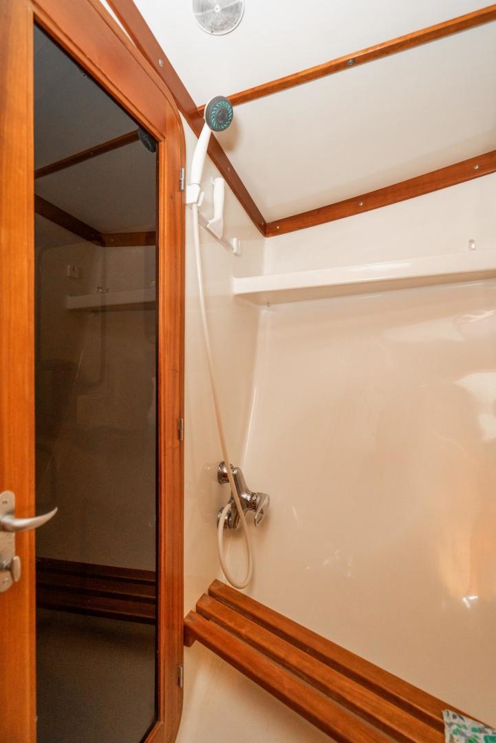 Slide: The Image of Tayana 58 Deck Saloon 2006 - 1111014