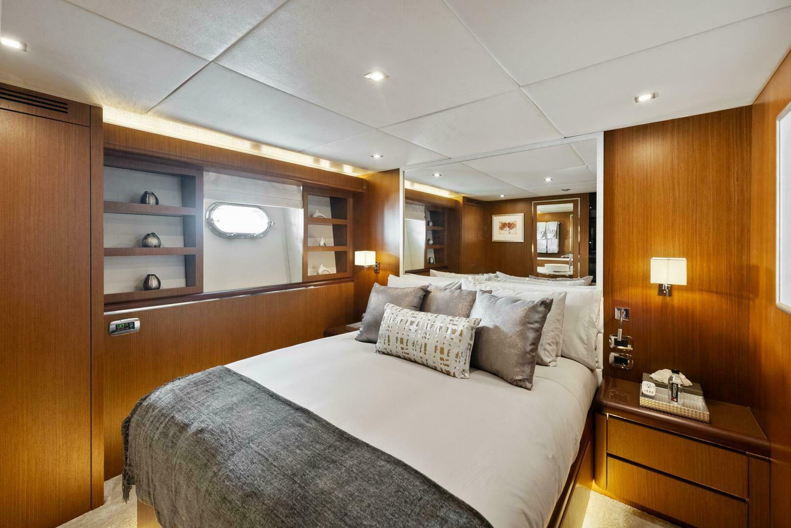Slide: The Image of 2006 Tecnomar 35 Nadara - VIP Queen Stateroom - 4112734