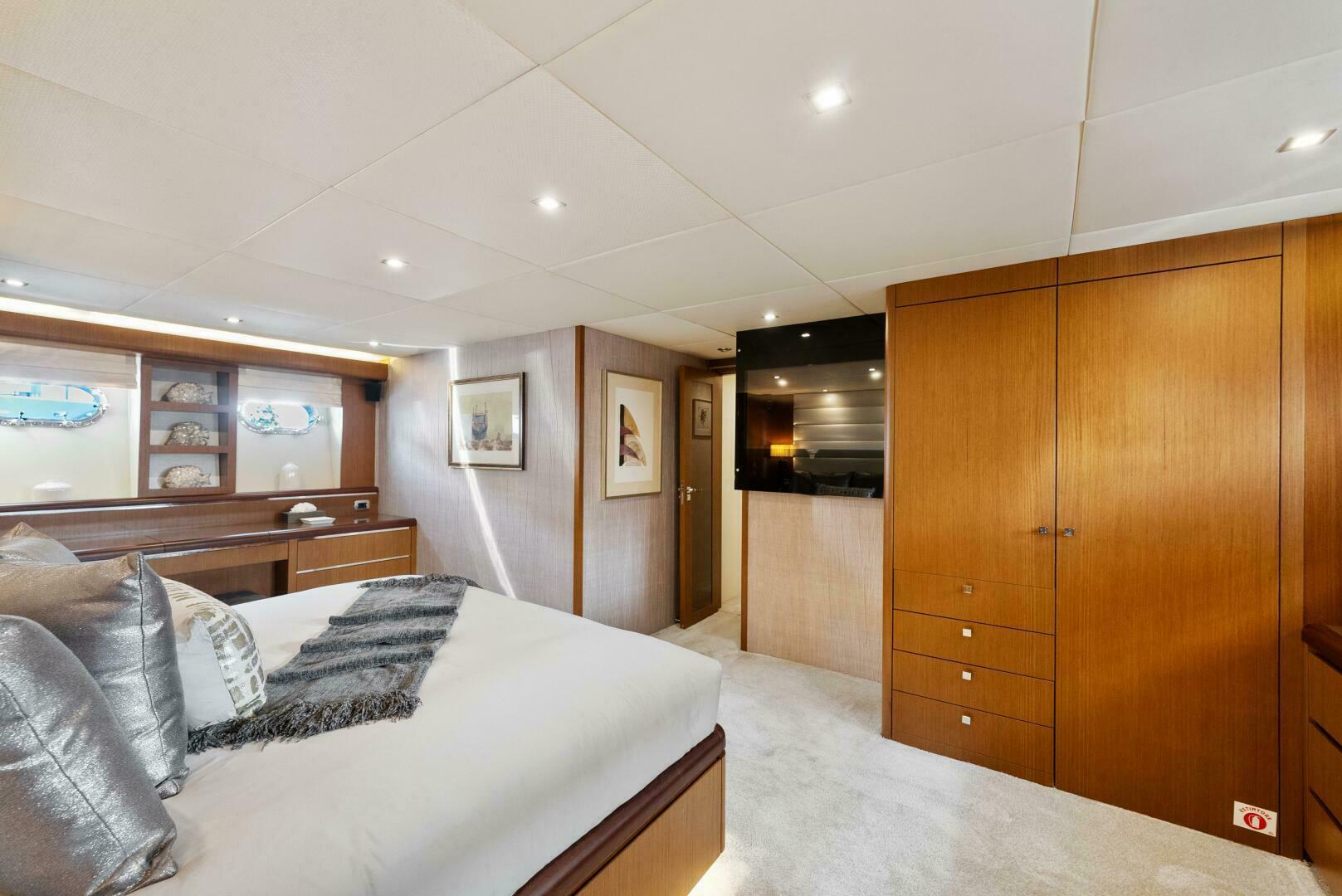 Slide: The Image of 2006 Tecnomar 35 Nadara - Master Stateroom - 4112741