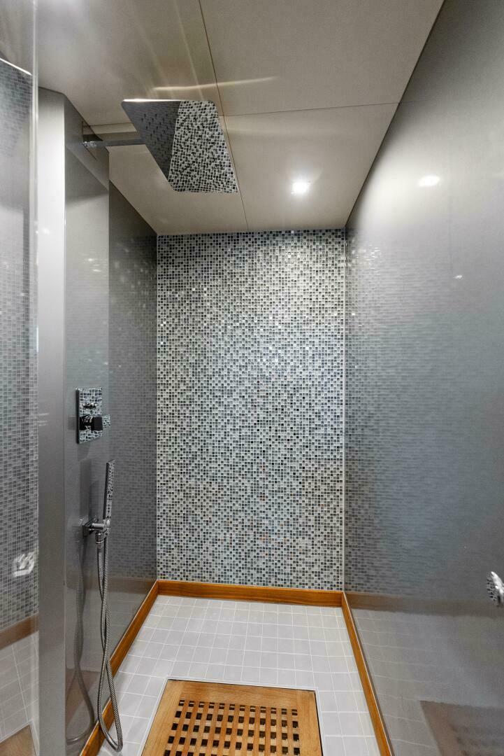 Slide: The Image of 2006 Tecnomar 35 Nadara - Master stateroom shower - 4112752