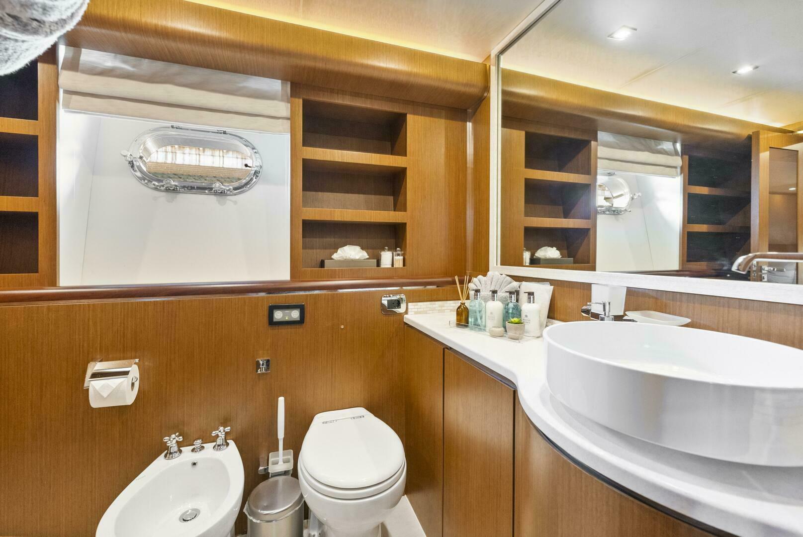 Slide: The Image of 2006 Tecnomar 35 Nadara - VIP Stateroom head - 4112746