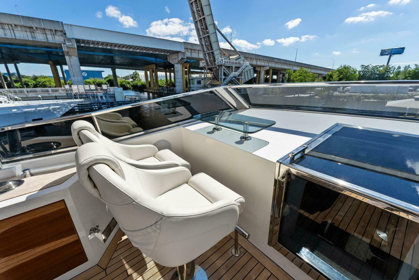 Slide: The Image of 2006 Tecnomar 35 Nadara - Upper helm companion seating - 4112765