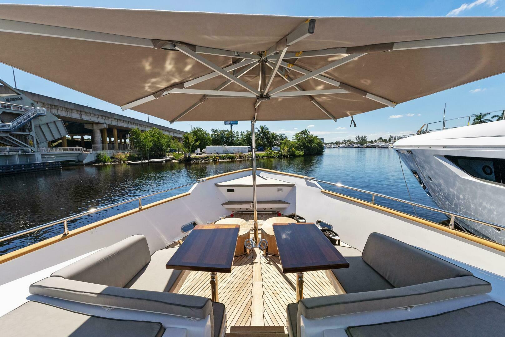Slide: The Image of 2006 Tecnomar 35 Nadara - Bow seating - 4112797