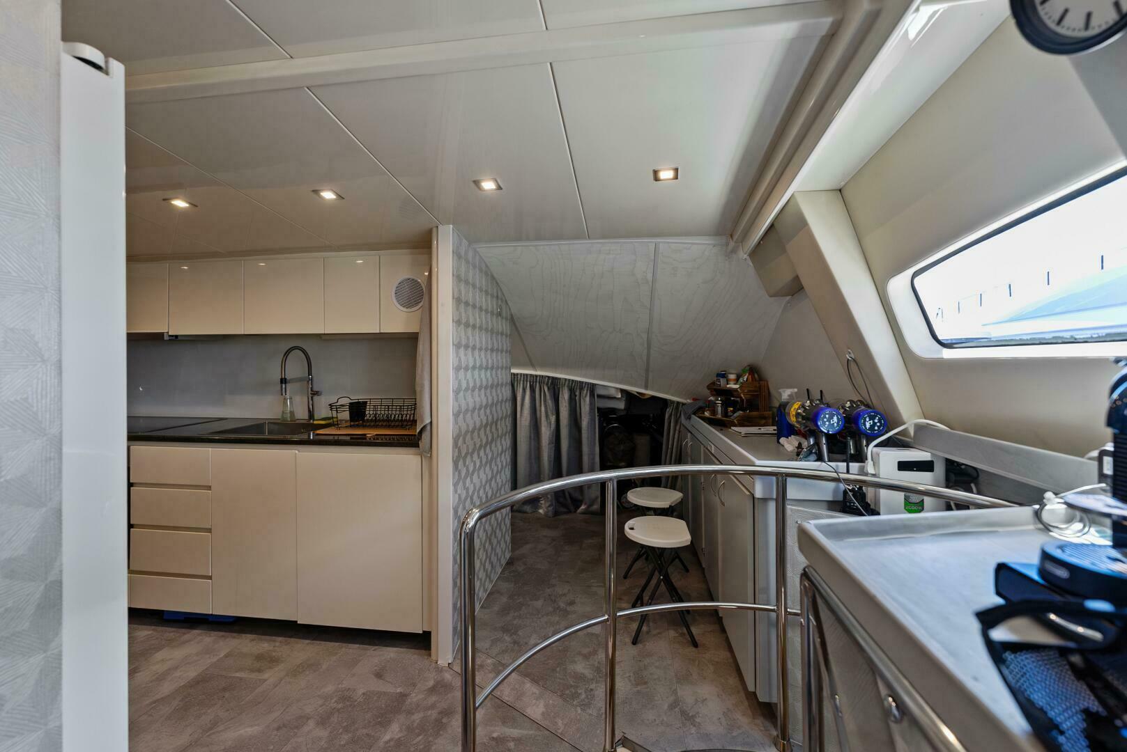 Slide: The Image of 2006 Tecnomar 35 Nadara - Galley and crew access - 4112802