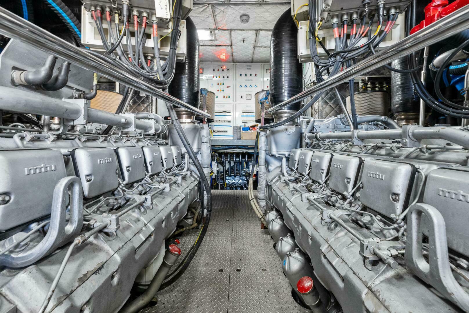 Slide: The Image of 2006 Tecnomar 35 Nadara - Engine Room - 4112811