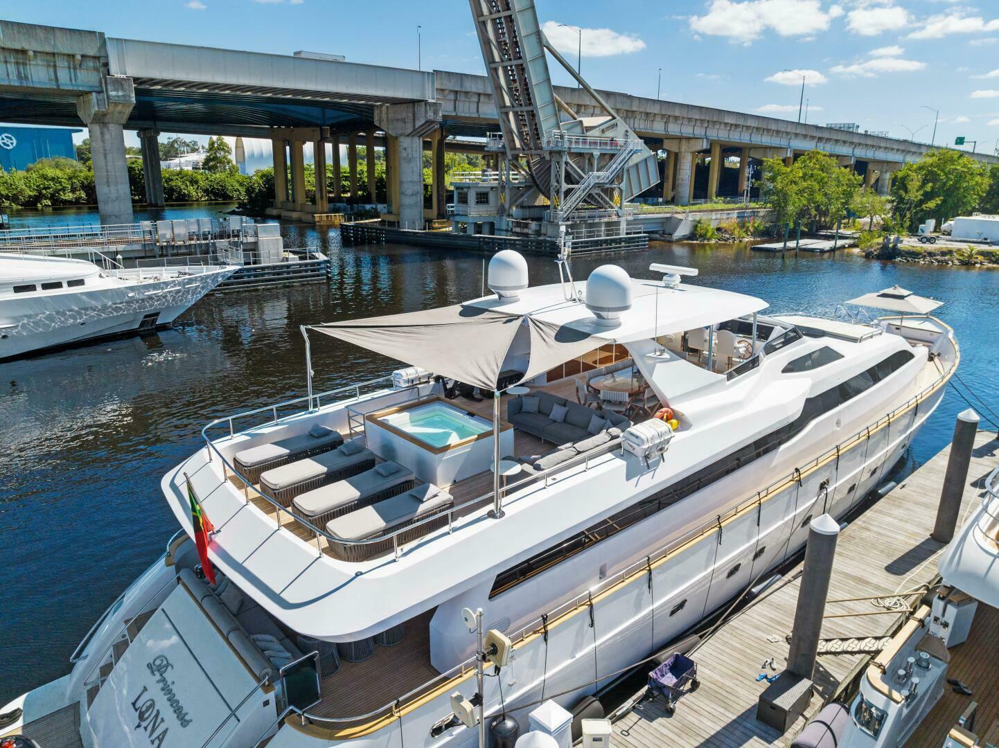Slide: The Image of 2006 Tecnomar 35 Nadara - Flybridge - 4112831