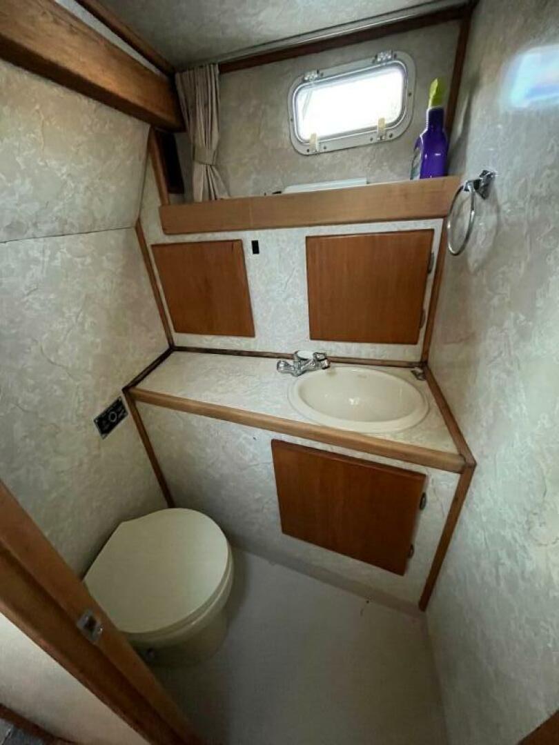 Slide: The Image of Thomas Bay Built 2000 - 5157412