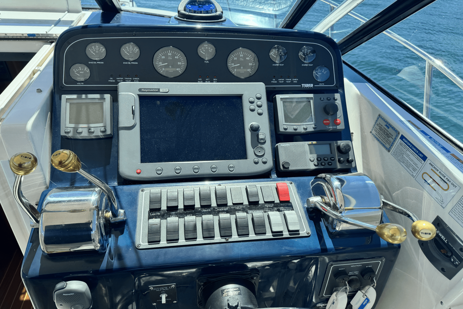 Slide: The Image of Tiara 2900 2006 - 2