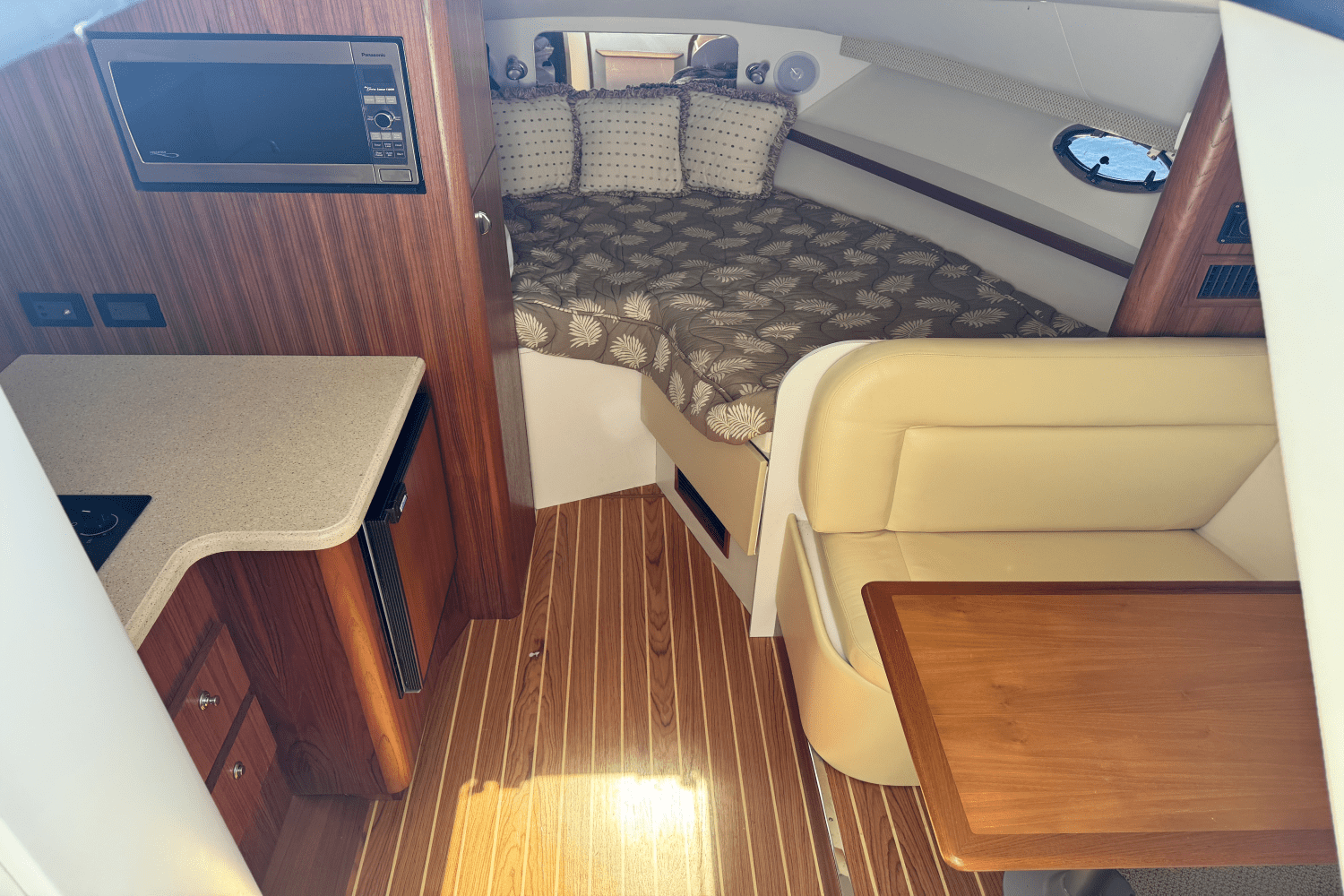 Slide: The Image of Tiara 2900 2006 - 5