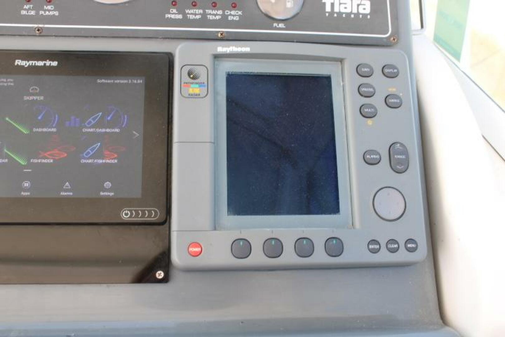Slide: The Image of Tiara 2900 Coronet 2001 - 4008008