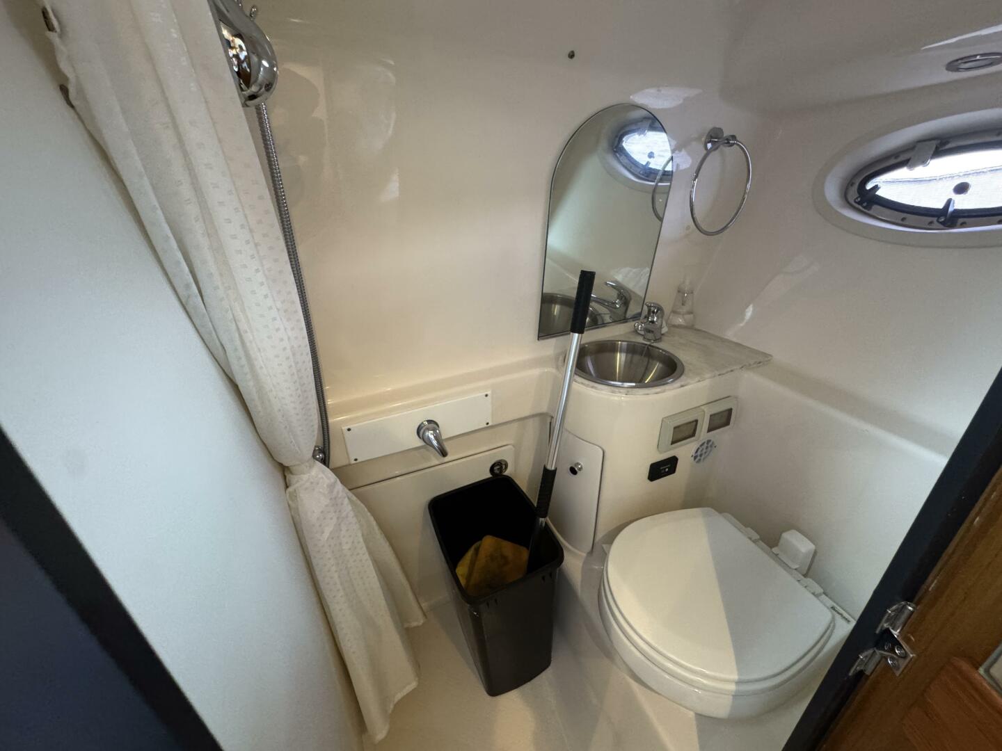 Slide: The Image of 2014 Tiara Yachts 3100 Coronet- YOU ME & SOB- Head - 5266946