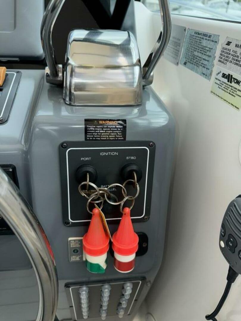 Slide: The Image of Tiara 3100 Open 2000 - 5271518