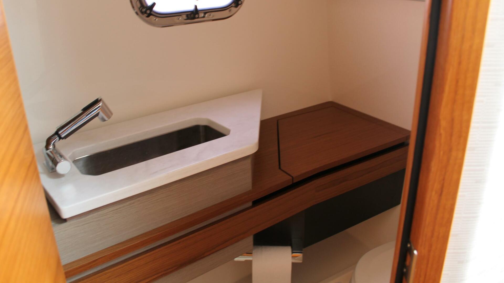 Slide: The Image of Head - 5073919