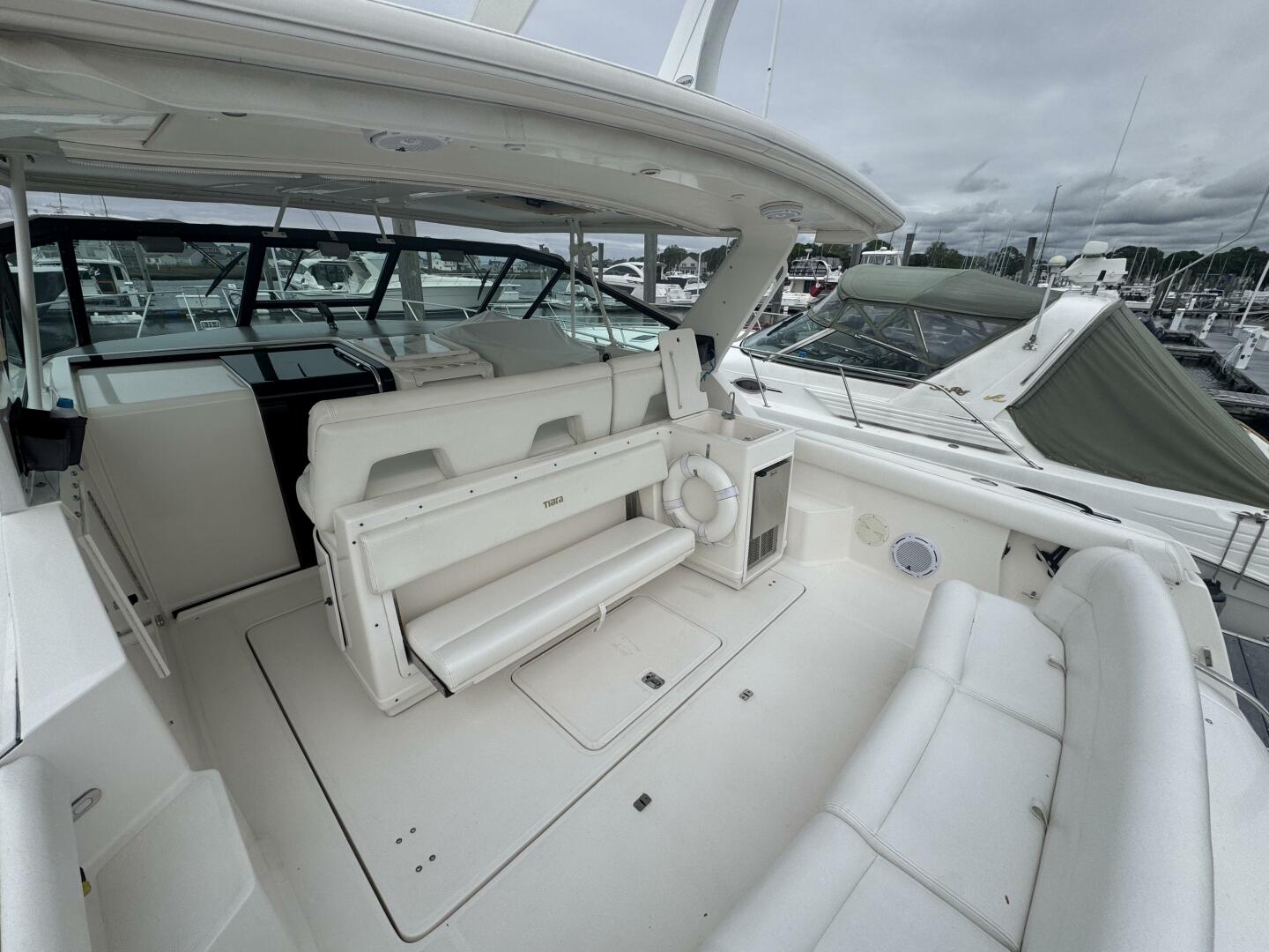 Slide: The Image of Tiara 3500 Express 2001 - 5336074