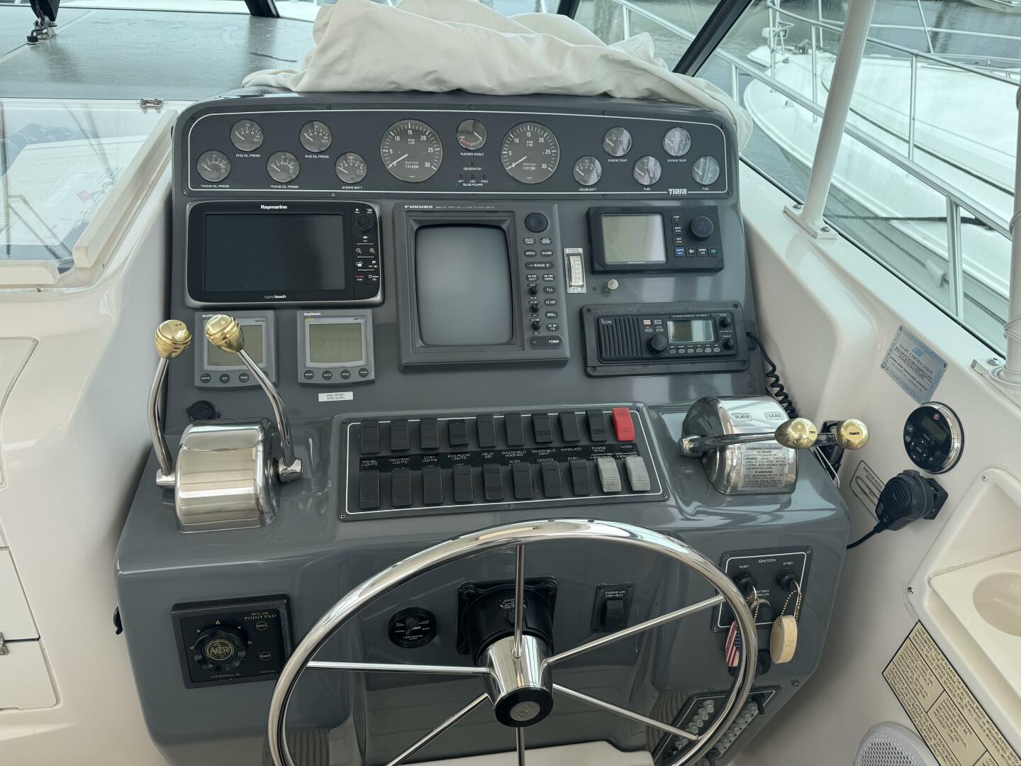 Slide: The Image of Tiara 3500 Express 2001 - 5336078