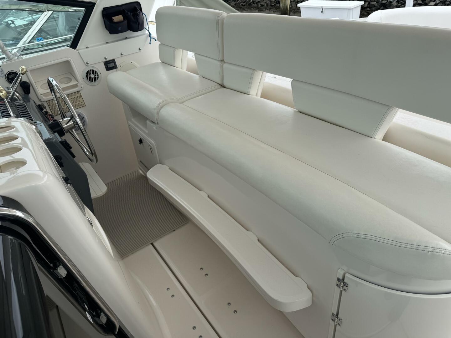 Slide: The Image of Tiara 3500 Express 2001 - 5336080