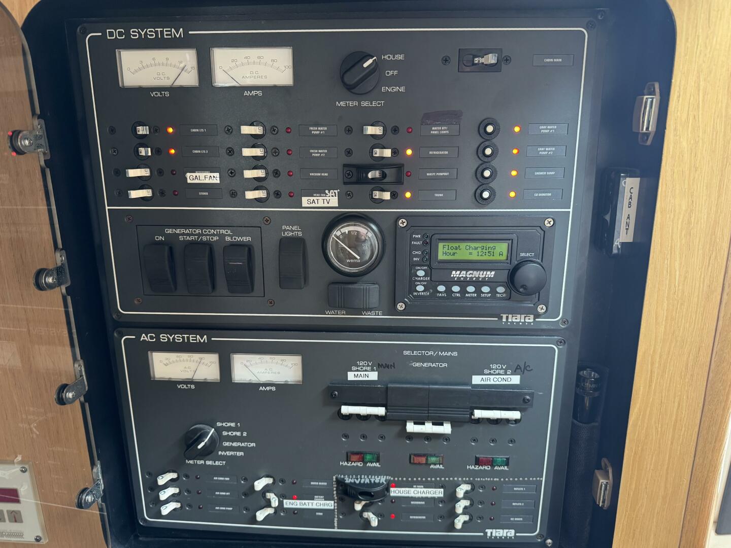 Slide: The Image of Tiara 3500 Express 2001 - 5336088