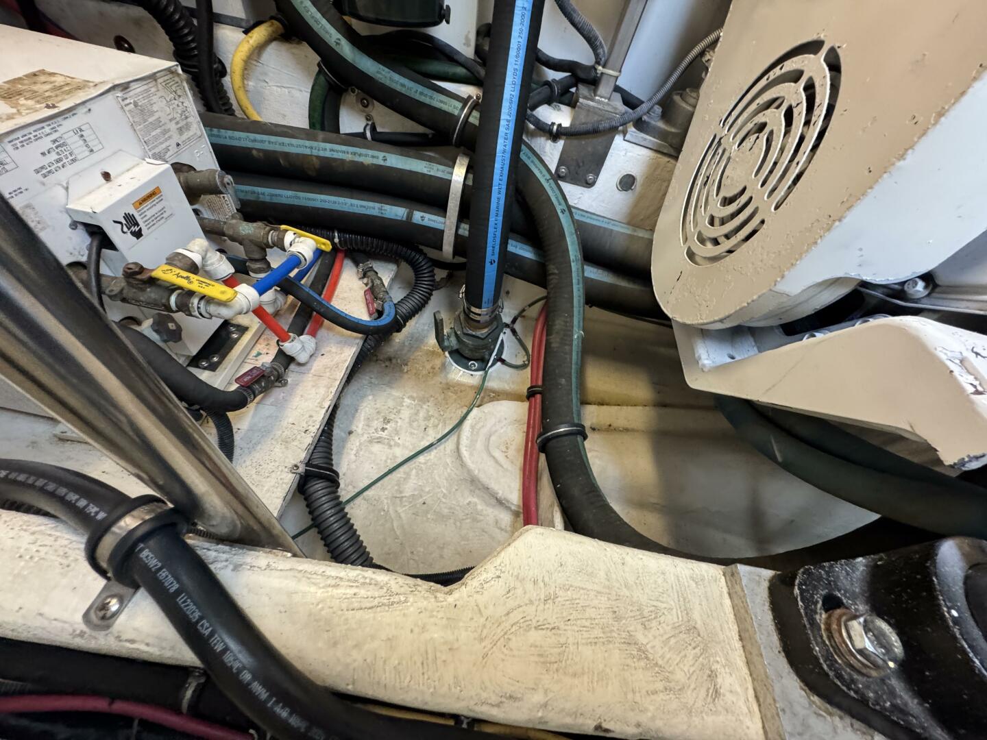 Slide: The Image of Tiara 3500 Express 2001 - 5336098