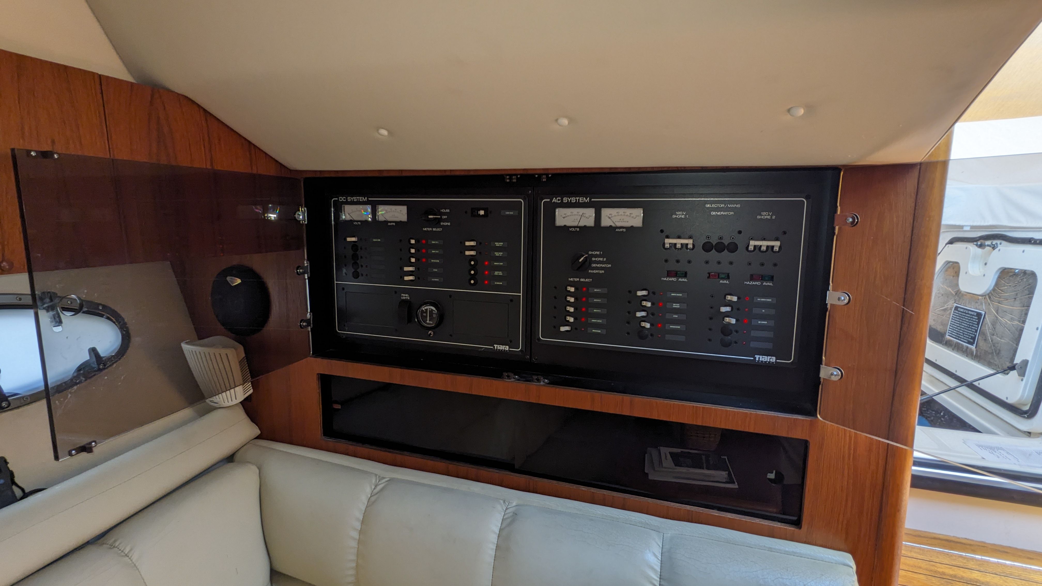 Slide: The Image of Tiara 3500 OPEN 1999 - 21