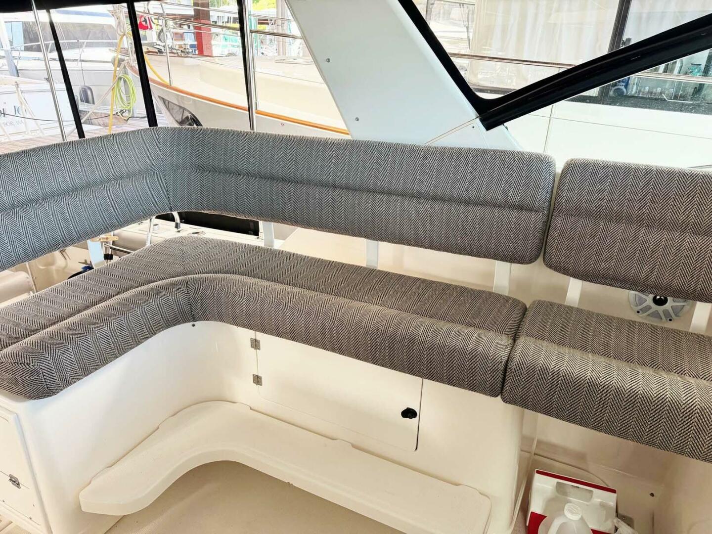 Slide: The Image of Tiara 3500 Open 2000 - 4365772