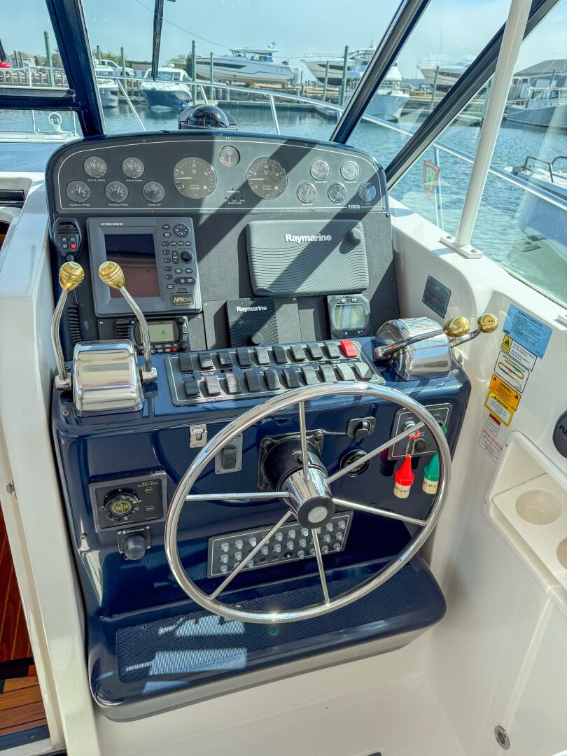 Slide: The Image of Tiara 3500 Open 2002 - 5241756