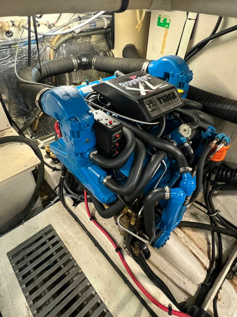 Slide: The Image of Tiara 35 Express 1995 - 5531188