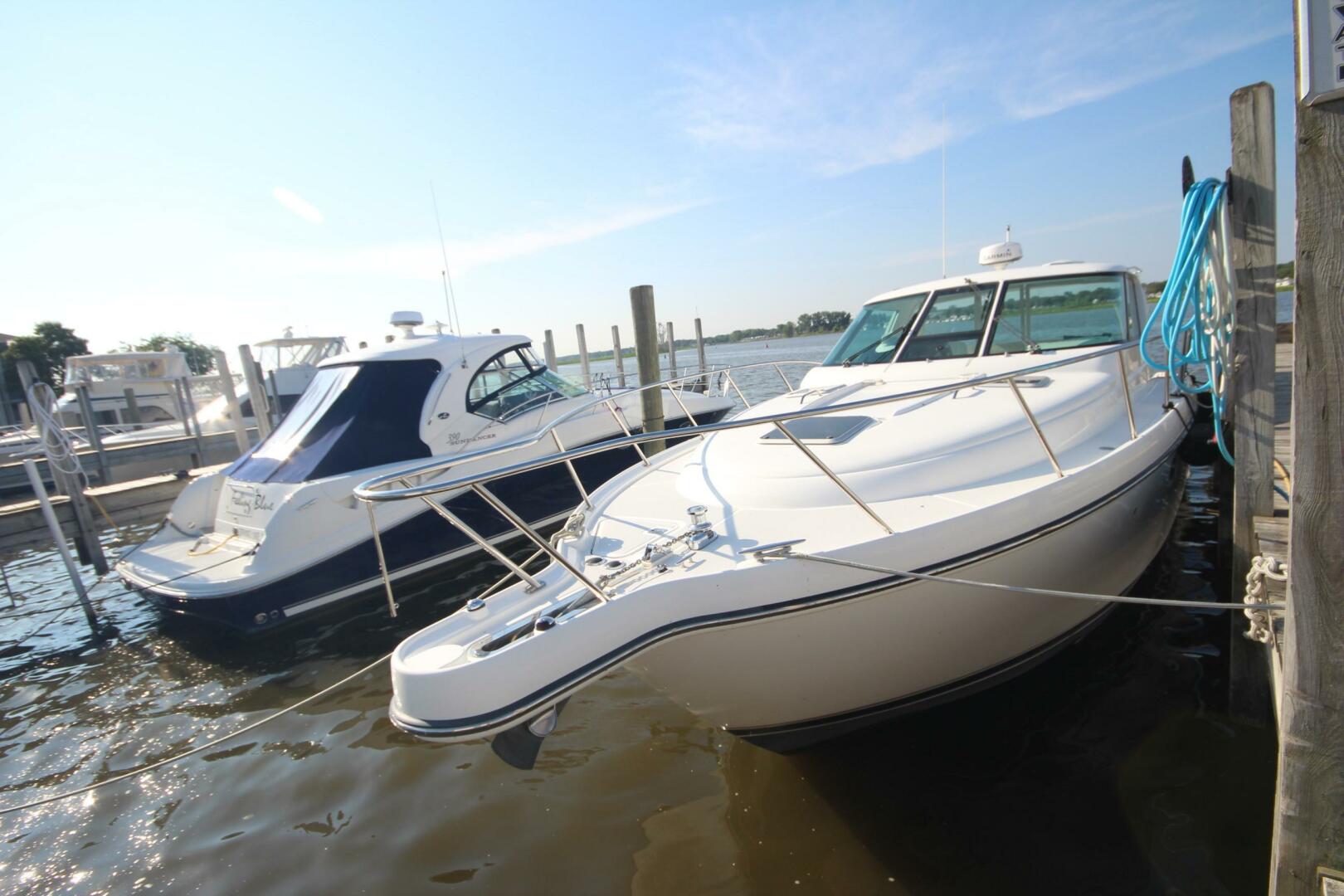 Slide: The Image of Tiara 3600 Sovran 2004 - 5507351