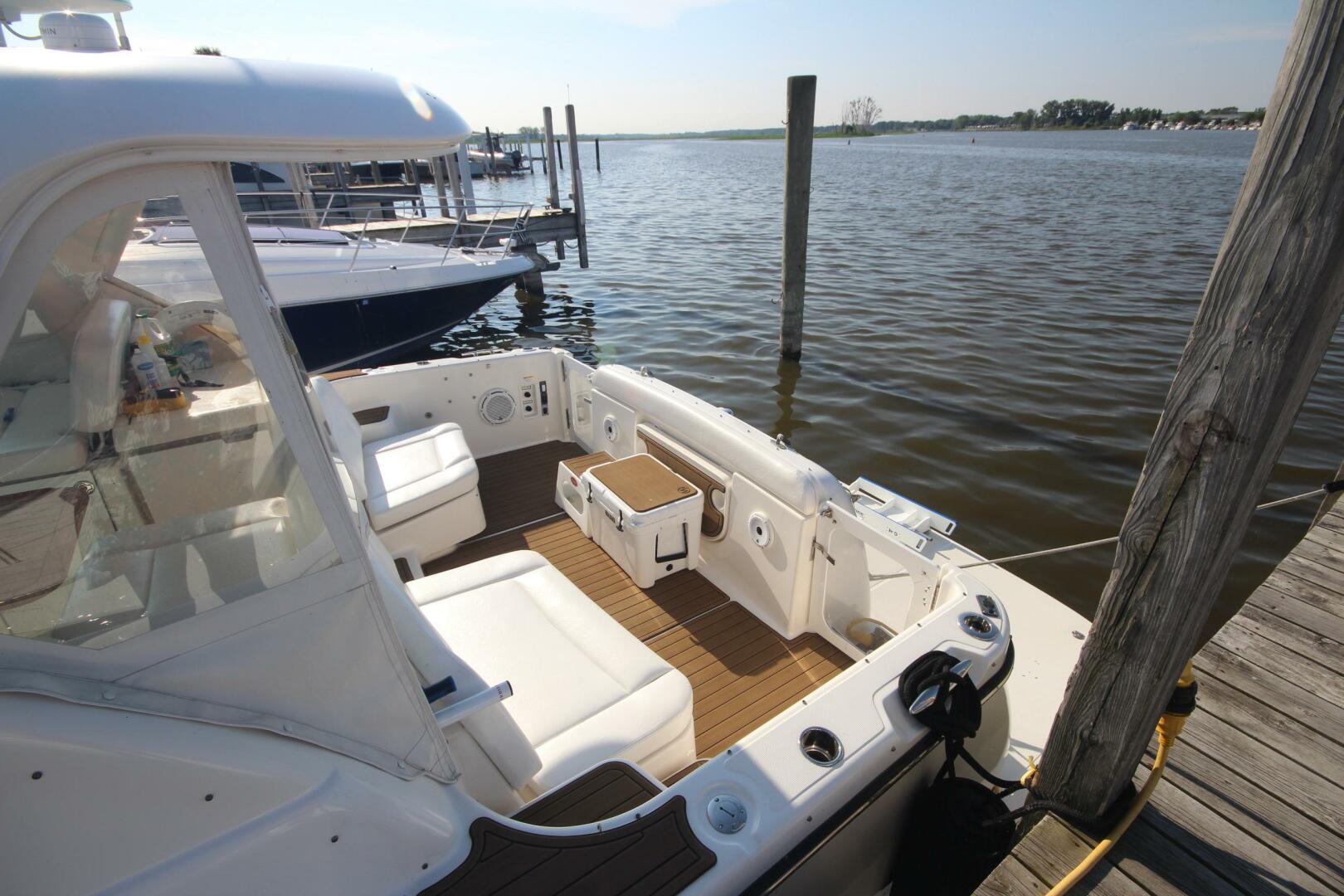 Slide: The Image of Tiara 3600 Sovran 2004 - 5507354