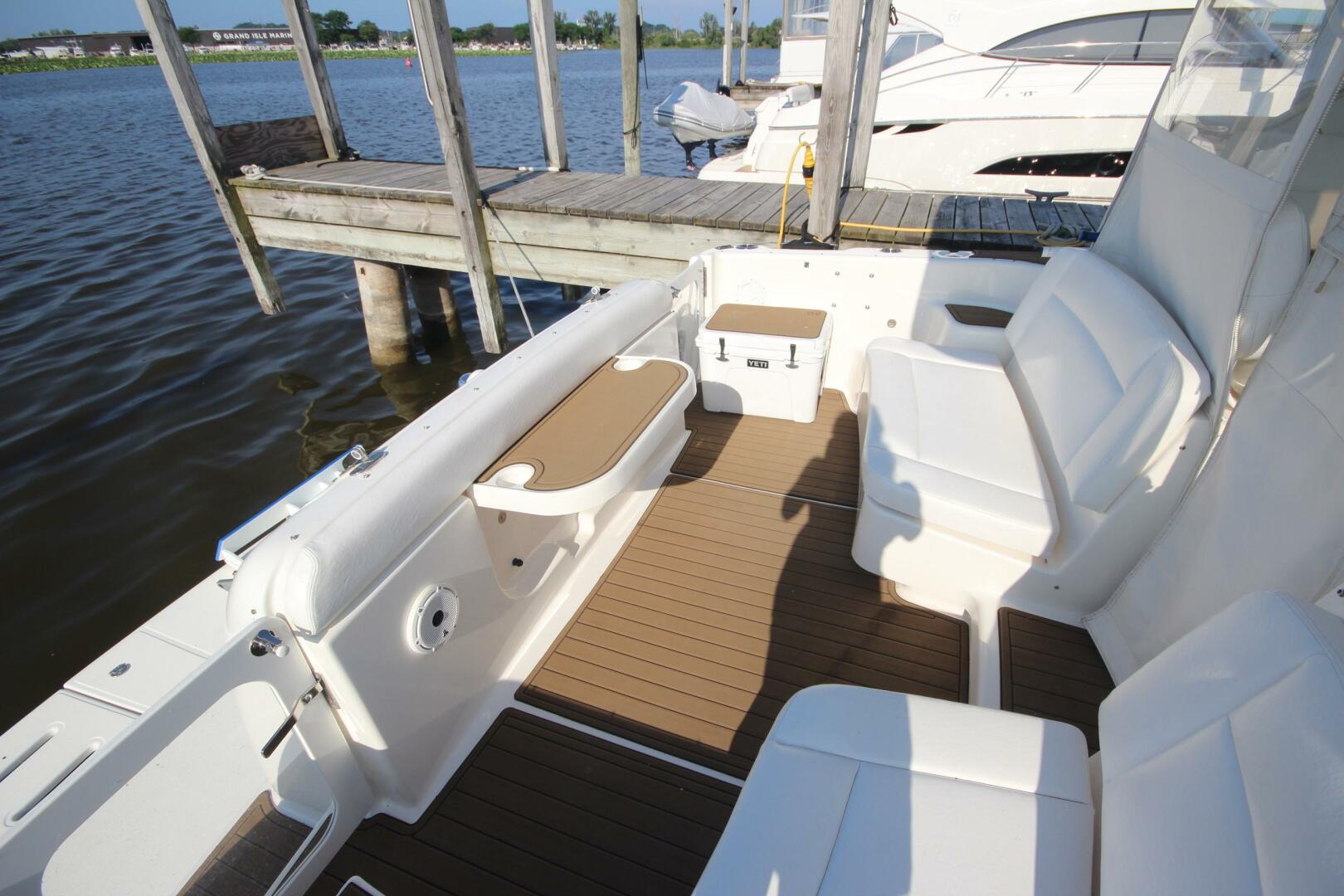 Slide: The Image of Tiara 3600 Sovran 2004 - 5507356