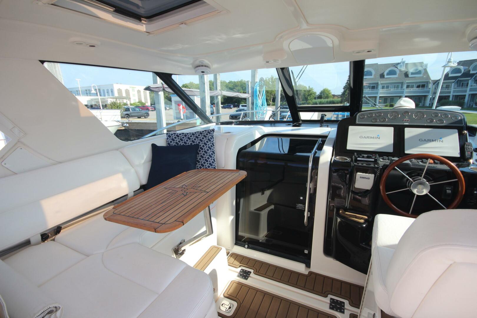 Slide: The Image of Tiara 3600 Sovran 2004 - 5507357