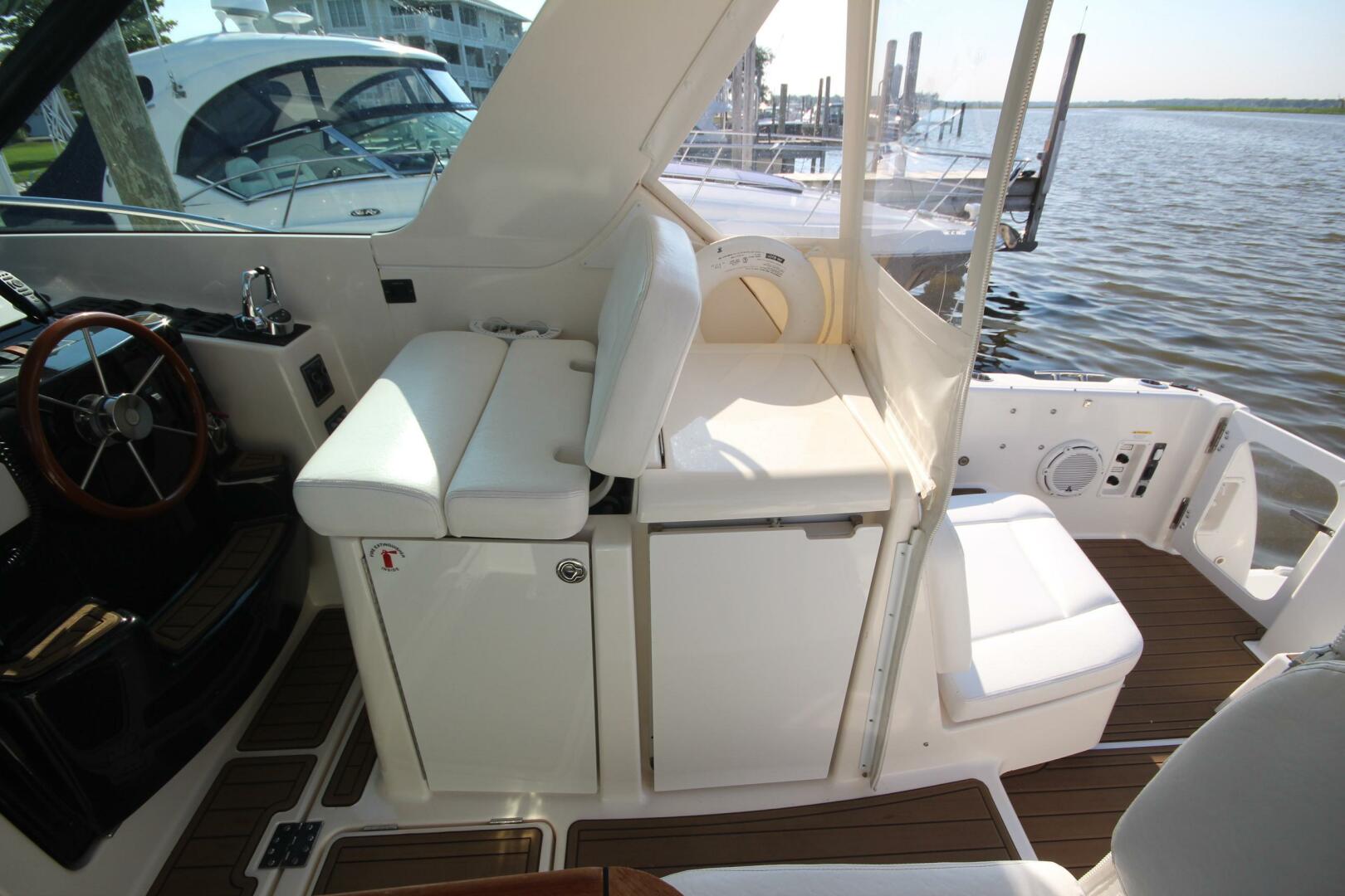 Slide: The Image of Tiara 3600 Sovran 2004 - 5507362