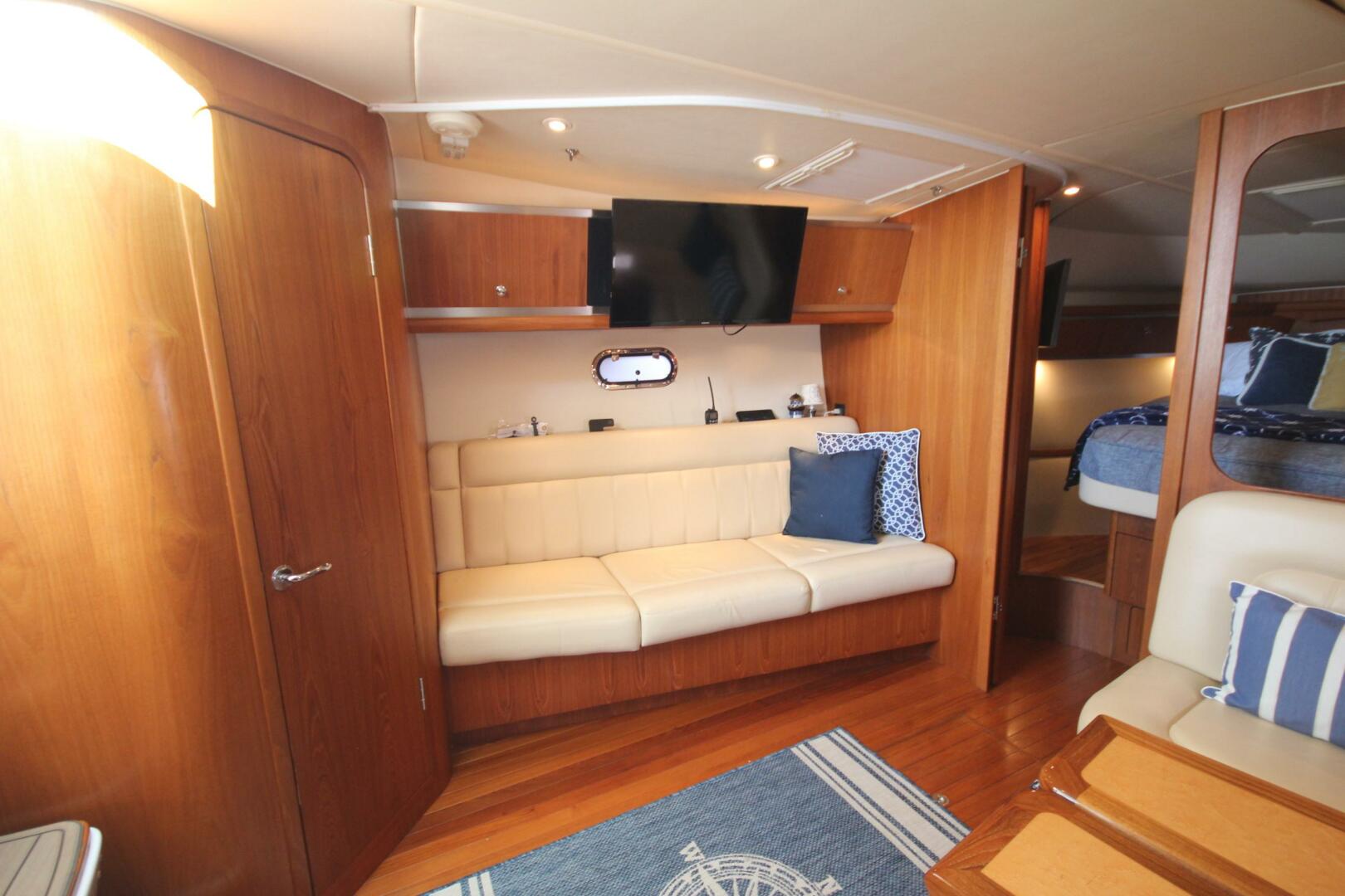 Slide: The Image of Tiara 3600 Sovran 2004 - 5507365