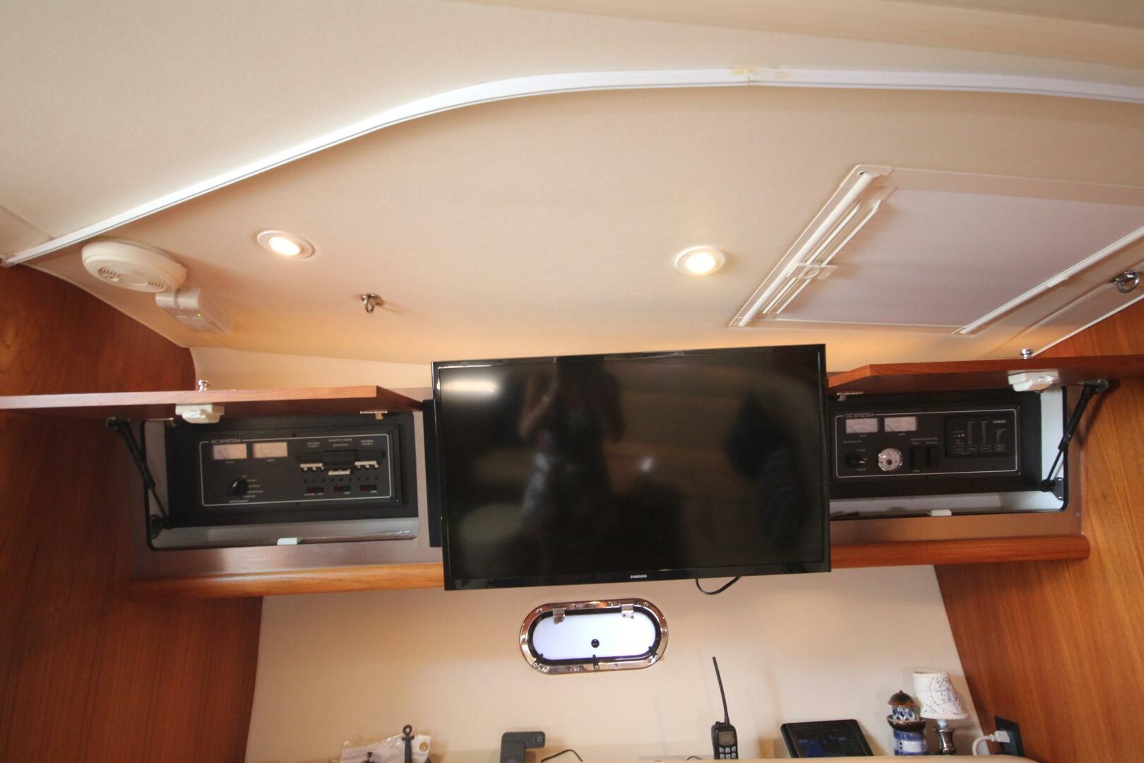 Slide: The Image of Tiara 3600 Sovran 2004 - 5507366