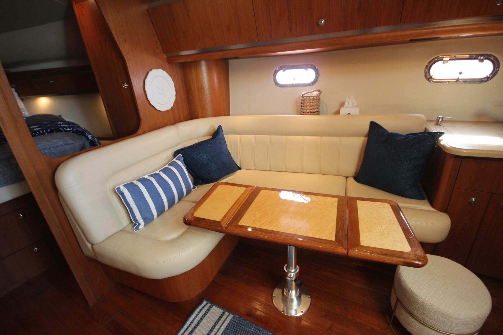 Slide: The Image of Tiara 3600 Sovran 2004 - 5507368