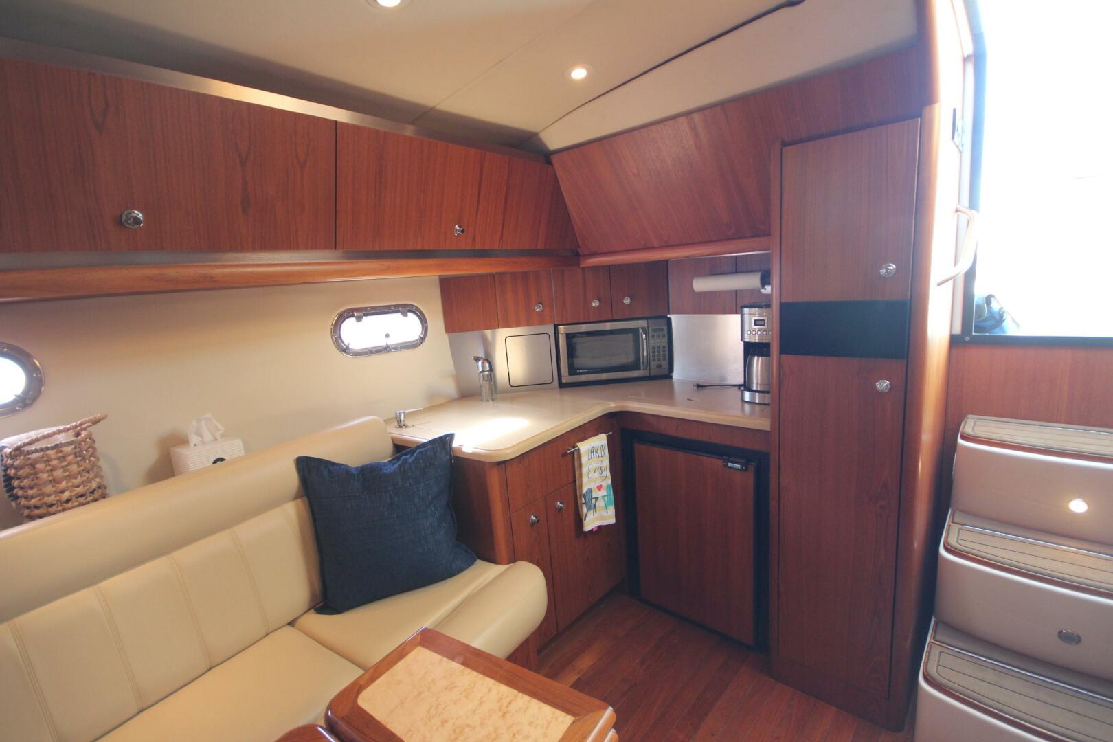 Slide: The Image of Tiara 3600 Sovran 2004 - 5507369