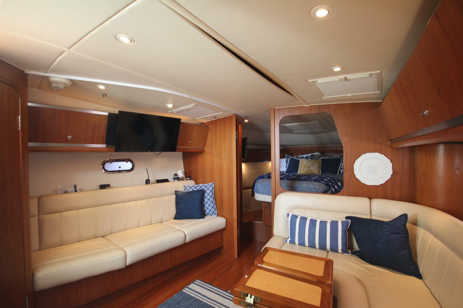 Slide: The Image of Tiara 3600 Sovran 2004 - 5507371