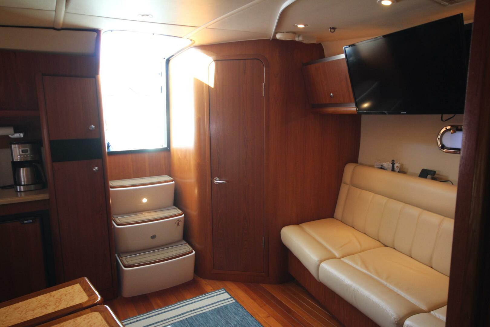 Slide: The Image of Tiara 3600 Sovran 2004 - 5507378