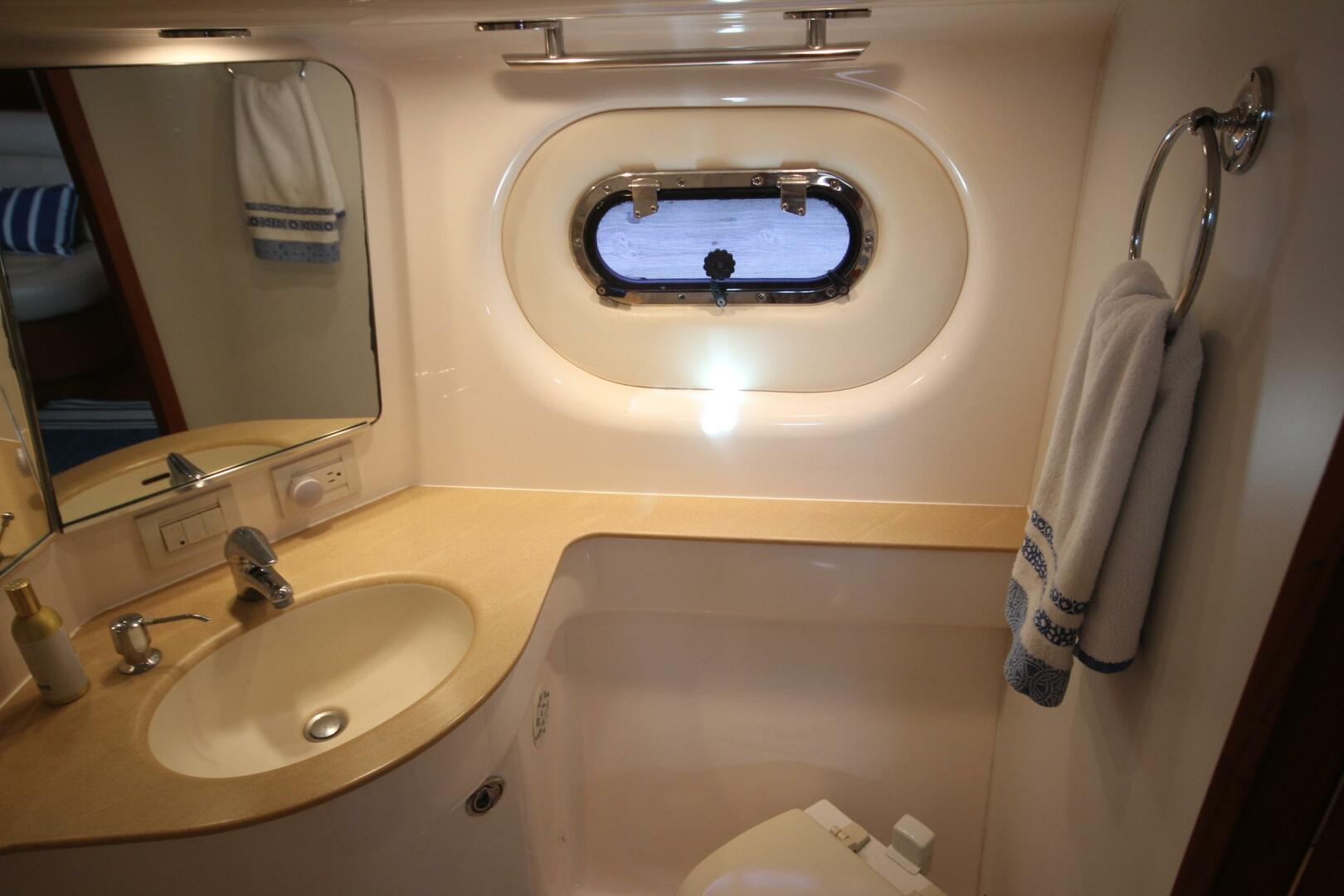 Slide: The Image of Tiara 3600 Sovran 2004 - 5507380